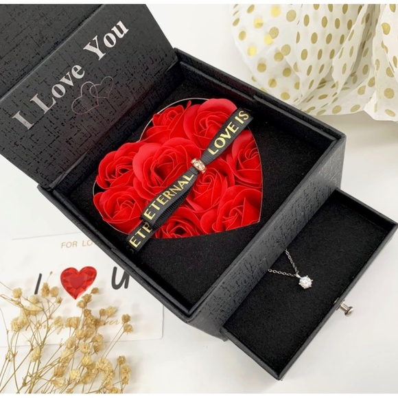 Yeetonda 1 Carat Moissanite Diamond Necklace (OFFERS WELCOME) - Picture 2 of 12